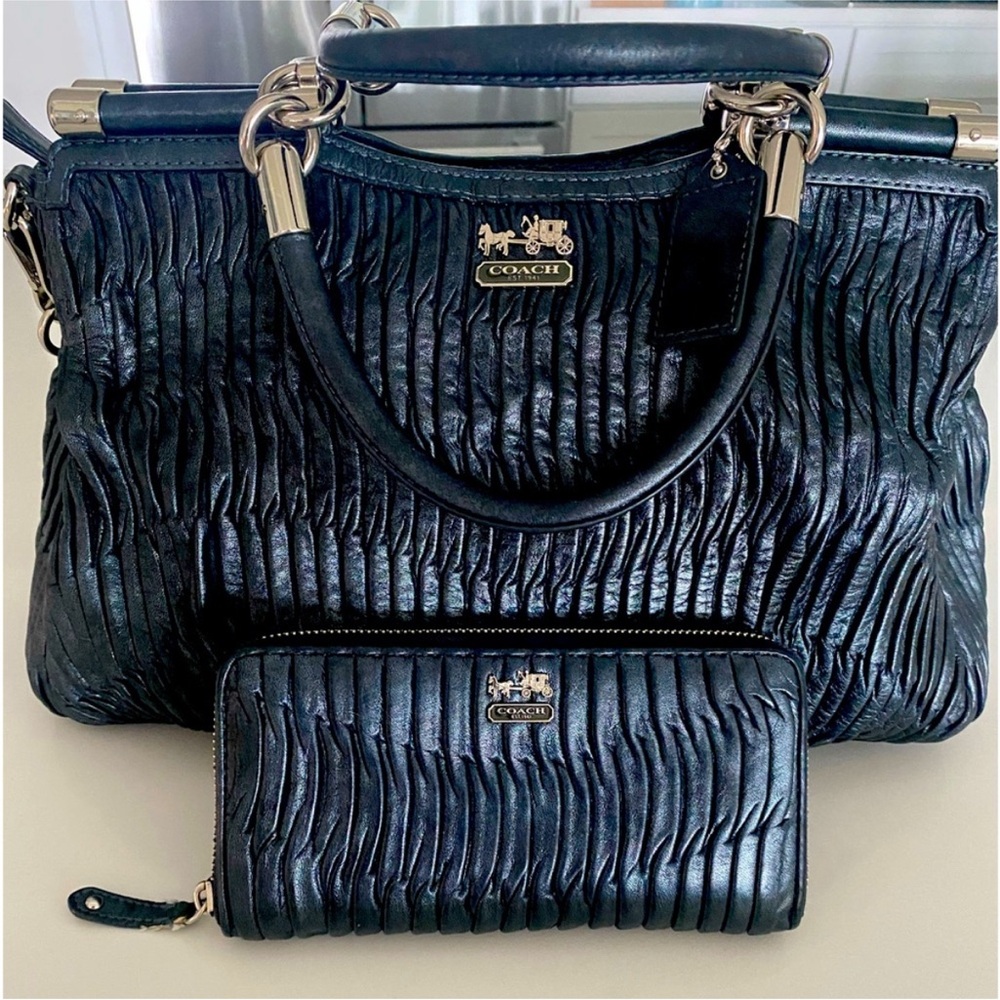 COACH CARRIE BLACK GATHERED LEATHERED BAG AND WALLET x item C1269